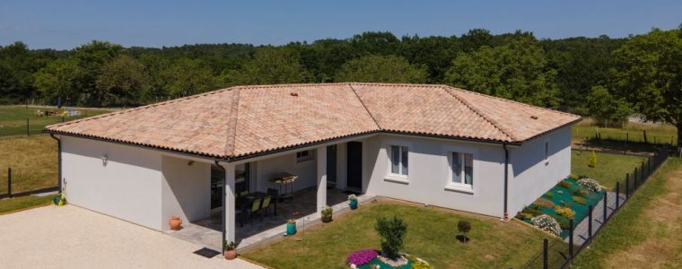 Maison avec toiture refaite